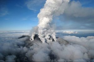 Sinabung Yanardağı'nda korkutan patlama