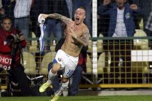 Stoch, İspanya'yı devirdi