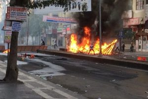 Kobani eylemlerinin bilan&ccedil;osu artıyor