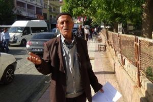 71'lik dedeyi askere &ccedil;ağırdılar
