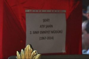 G&ouml;zyaşlarıyla uğurlandı