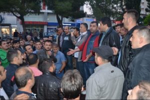 Soma'da &uuml;retim durdu, iş&ccedil;iler eylem yaptı