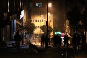Polis helikopterine lazer ttutular