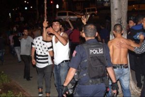 HDP binasına y&uuml;r&uuml;mek istediler