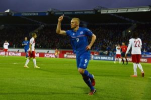 İzlanda liderliğini s&uuml;rd&uuml;rd&uuml;:0-3