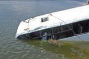 Otob&uuml;s Nil Nehri'ne d&uuml;şt&uuml;: 10 &ouml;l&uuml;