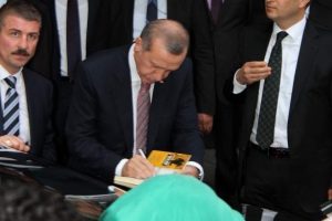 Erdoğan &ccedil;ocukları kırmadı