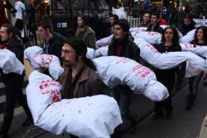 Kefenli IŞİD protestosu