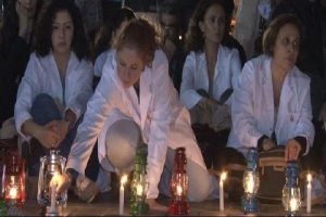 Doktorlardan fenerli IŞİD protestosu
