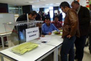 İstanbul'daki hakim ve savcılar oy kullanmaya başladı