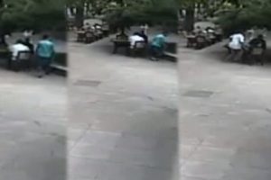 Taksim'de, herkesin ortasında...