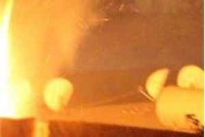 G&ouml;stericiler zırhlı aracı devirdi: 3 polis yaralı