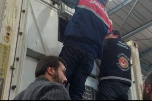 Jandarmadan y&uuml;k gemisine "uyuşturucu" operasyonu