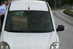 S&uuml;r&uuml;c&uuml; koltuğundakine dikkat!
