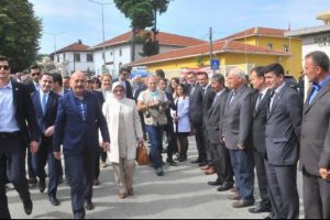 "Millete yanlış yapanları ezip ge&ccedil;eceğiz"
