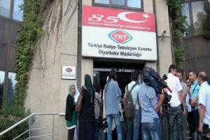 Polisin uyarılarına rağmen...