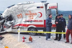 Ambulanslara kaza &ouml;nlemi