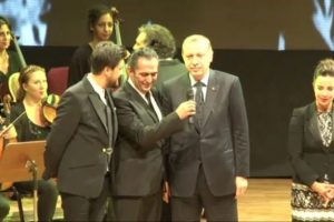 Erdoğan'dan t&uuml;rk&uuml; s&uuml;rprizi