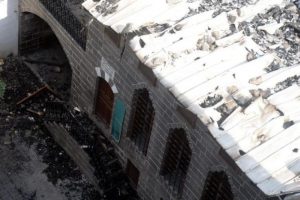Diyarbakır'da m&uuml;ze yangınına halk m&uuml;dehale etti