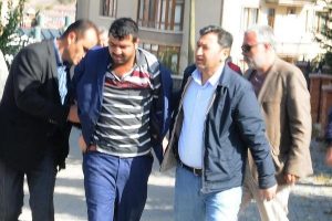 Hırsızlık ş&uuml;phelileri kovalamacada yakalandı