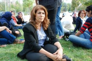 Z&uuml;beyde Z&uuml;mr&uuml;t a&ccedil;lık grevinde