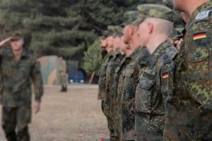 'T&uuml;rkiye'ye akıl vermek kolay'