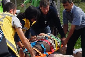 HEM m&uuml;d&uuml;r&uuml;n&uuml;n makam aracı bisiklete &ccedil;arptı!