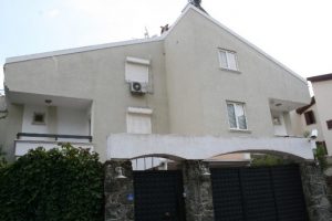 G&uuml;reş'in villasında sessizlik