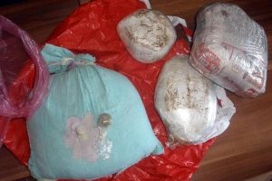 2 kilo 730 gram esrara tutuklama