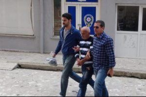 Aracın biten benzini yakalattı