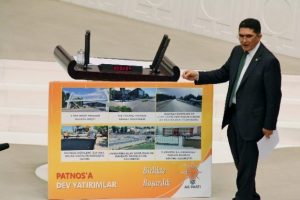 Meclis'te pankart tartışması 