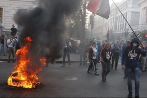 Ukrayna'nın doğusunda &ccedil;atışma: 7 &ouml;l&uuml;