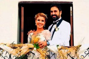 G&uuml;lben hamile bebek kız...