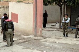 Kobani'de 2 bin kişi var! Bir an &ouml;nce...