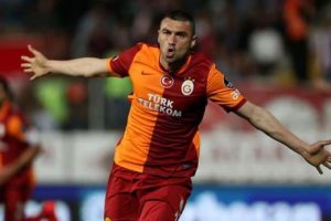 Burak Yılmaz derbiye yetişecek mi?