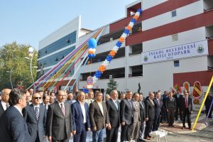 İneg&ouml;l katlı otoparkı ve iş merkezi hizmete a&ccedil;ıldı