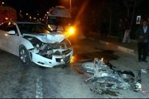 Otomobil ile motosiklet &ccedil;arpıştı: 1 &ouml;l&uuml;