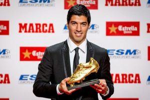 Suarez "Altın Ayakkabı"sını aldı