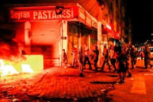 Kobani'den gelip sokağa &ccedil;ıktılar