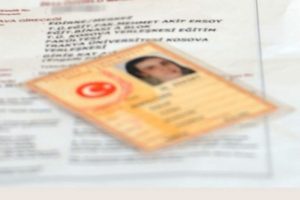 Yeni kimlikler geliyor!