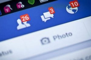 Facebook'ta artık tek tuşa basarak