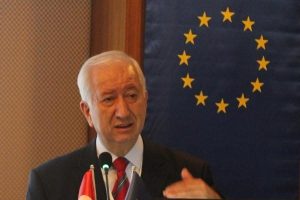 "Turizm sekt&ouml;r&uuml;n&uuml;n eğitilmiş personele ihtiyacı var"