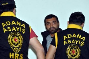Sipariş vermeye girdi, hırsızlık yaptı