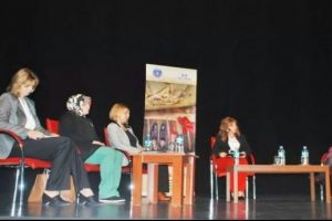 &Ccedil;ocuk yaşta evliliklere dikkat &ccedil;ekildi