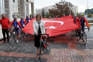 &Ccedil;ocuk felcine dikkat &ccedil;ekmek i&ccedil;in pedal &ccedil;evirecekler