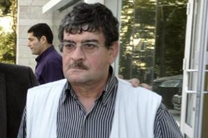 Kendisini dolmuşa almayan şof&ouml;r&uuml; bı&ccedil;akladı