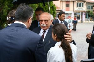 Bayrak genelgesine değindi