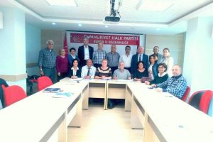 CHP'den parti i&ccedil;i eğitim atağı