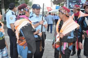 Efelere 't&uuml;fek' şoku