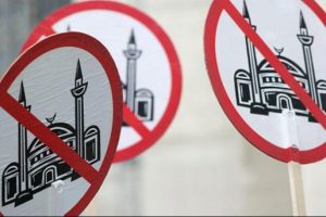 İslam korkusuyla internette m&uuml;cadele